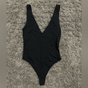 Aritzia Babaton Contour V-Neck Bodysuit